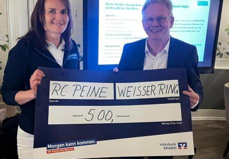 Spendenübergabe von Ralf Schierenböken, Präsident
